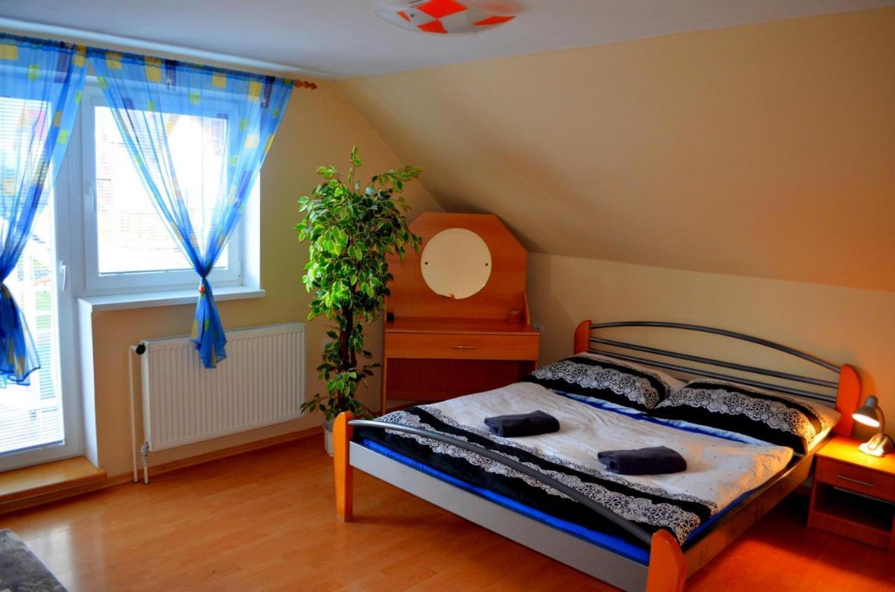 Vila Deluxe&Apartmány Riviéra Liptov Bešeňová Exterior foto