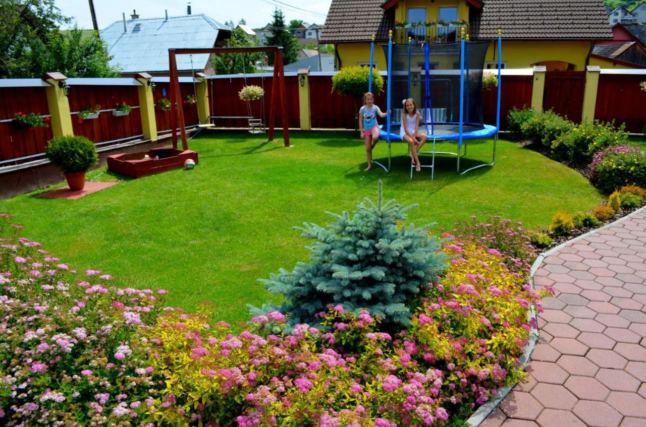 Vila Deluxe&Apartmány Riviéra Liptov Bešeňová Exterior foto
