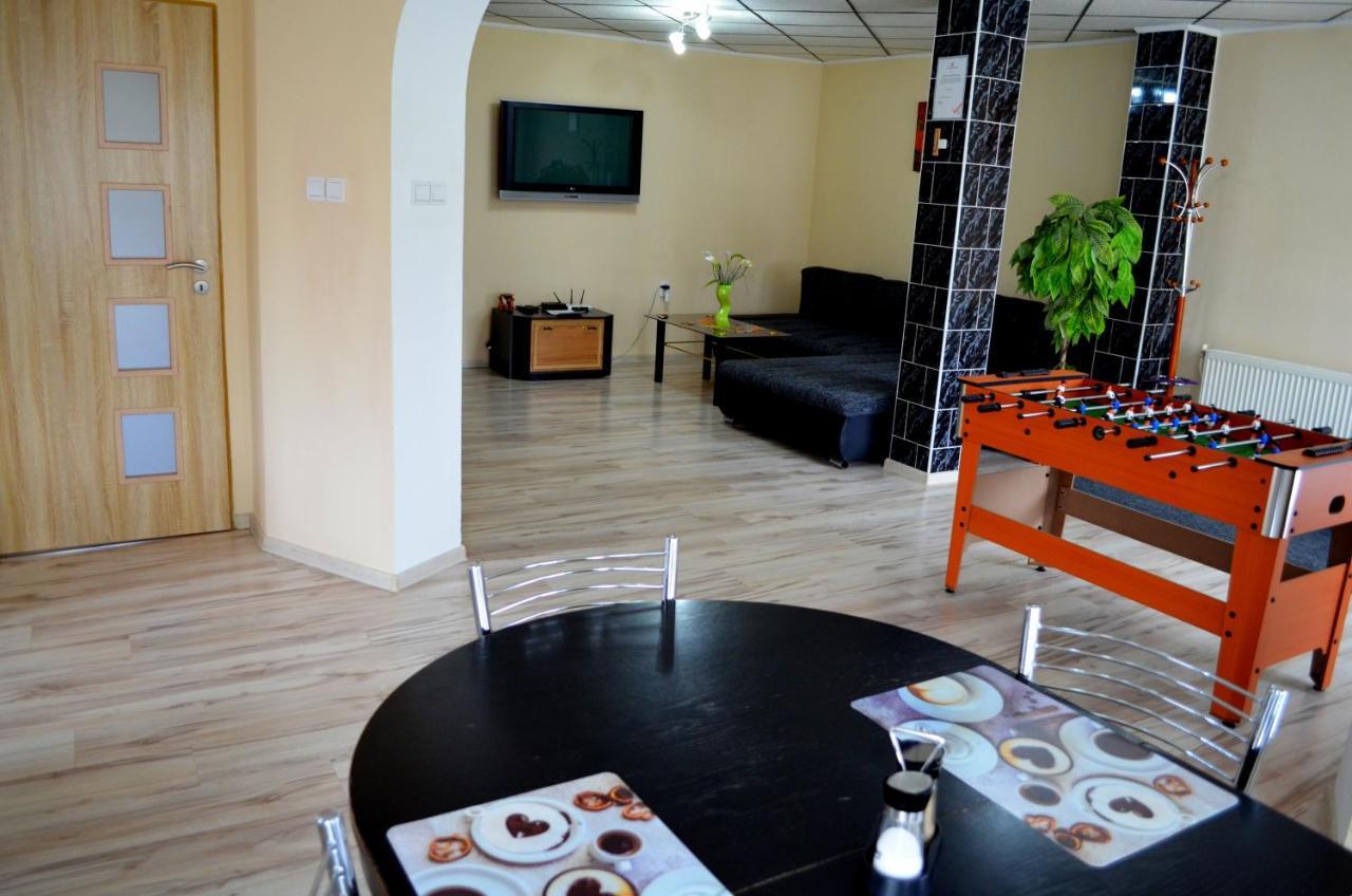 Vila Deluxe&Apartmány Riviéra Liptov Bešeňová Exterior foto