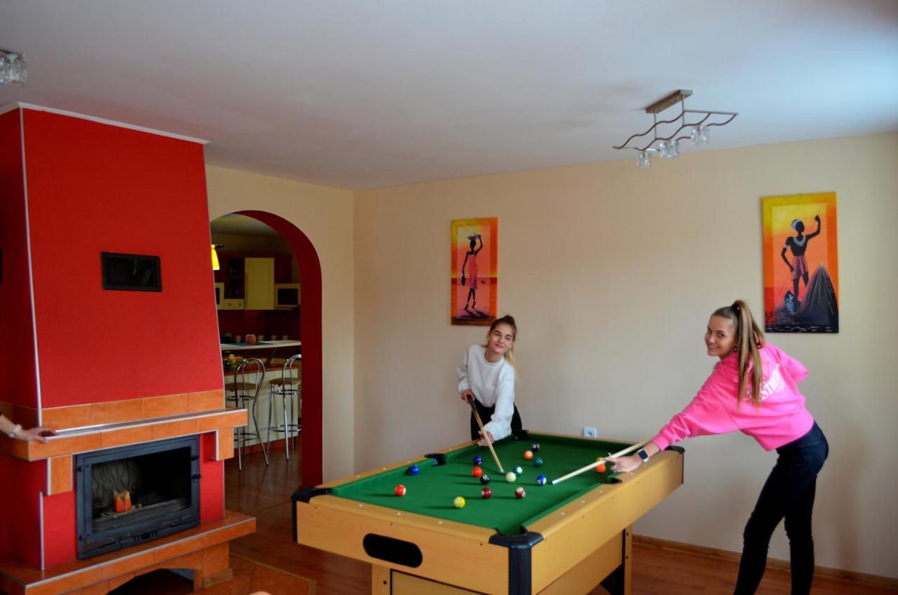Vila Deluxe&Apartmány Riviéra Liptov Bešeňová Exterior foto