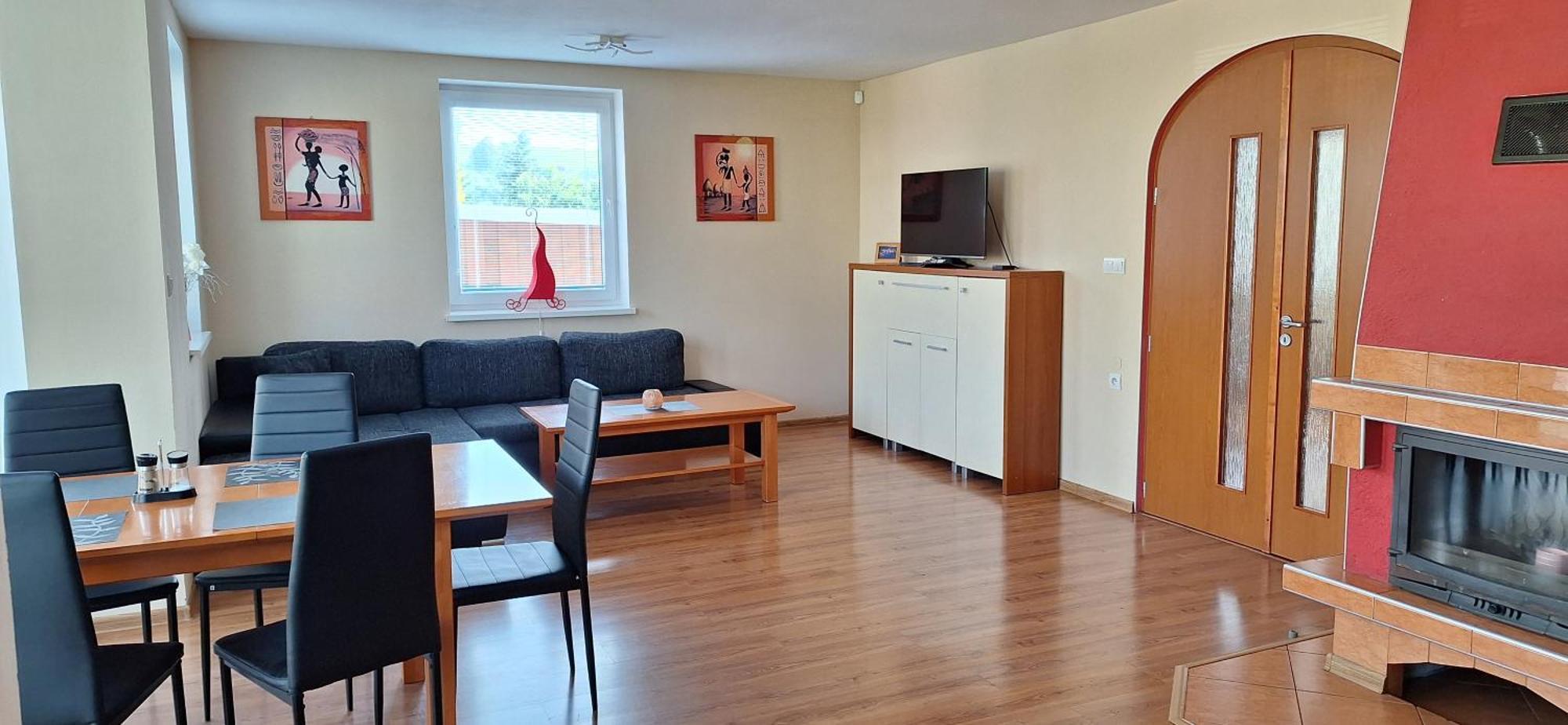Vila Deluxe&Apartmány Riviéra Liptov Bešeňová Exterior foto