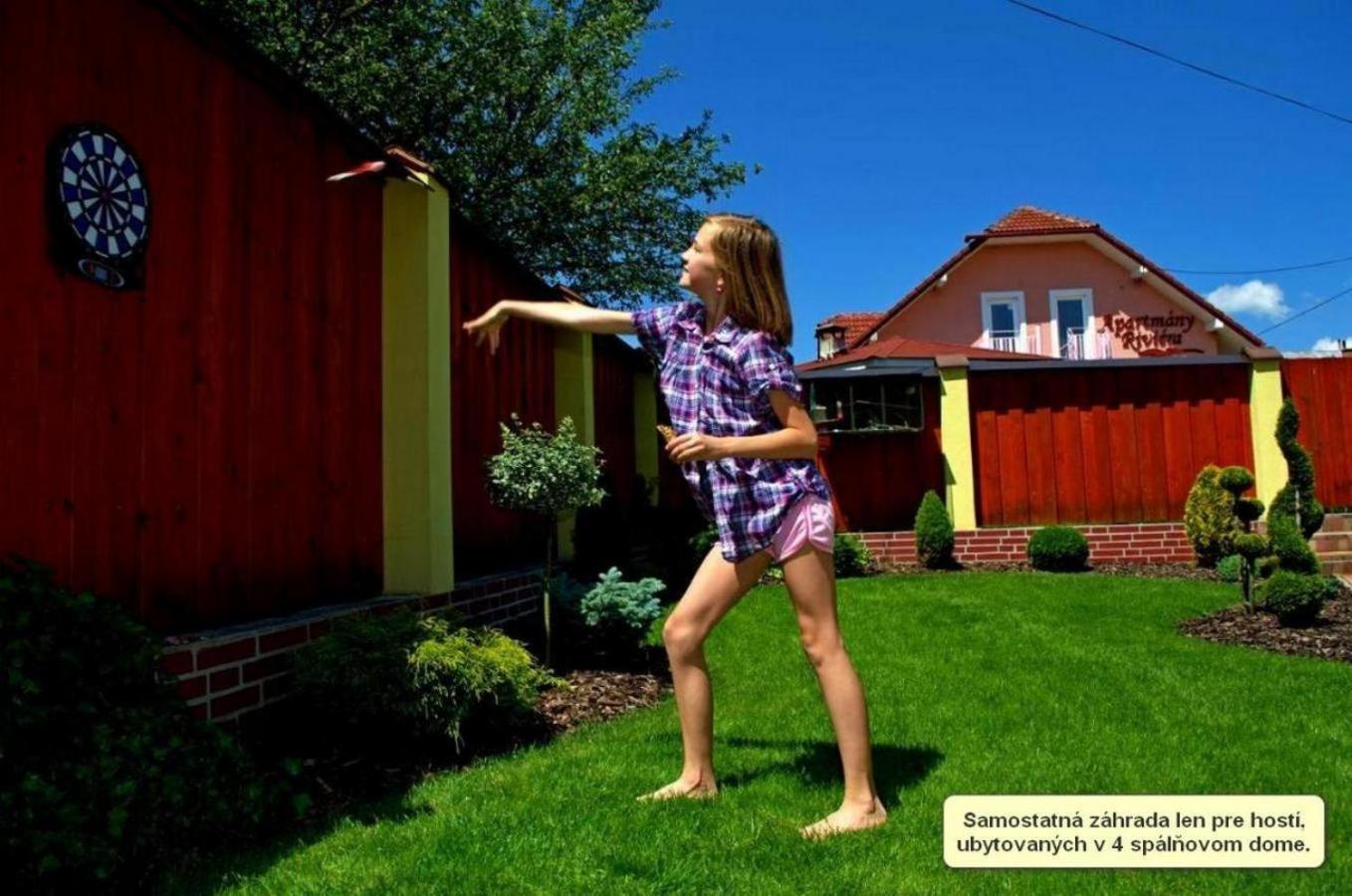 Vila Deluxe&Apartmány Riviéra Liptov Bešeňová Exterior foto