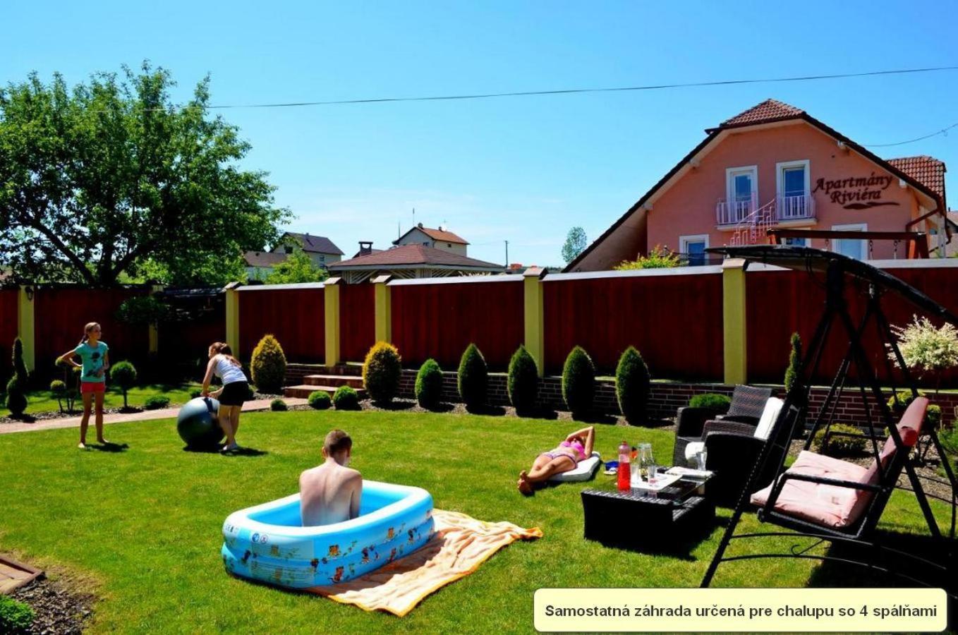Vila Deluxe&Apartmány Riviéra Liptov Bešeňová Exterior foto