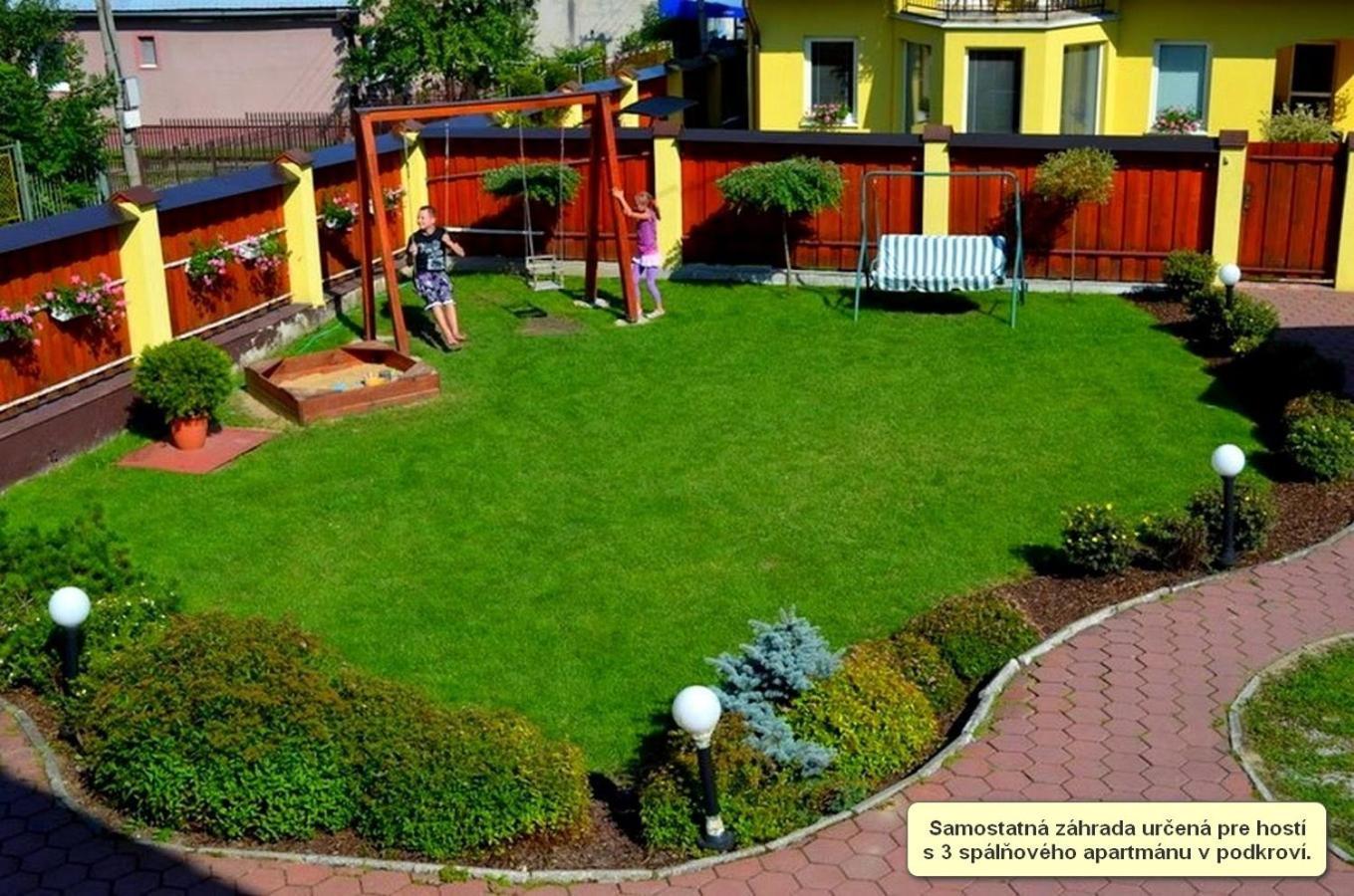 Vila Deluxe&Apartmány Riviéra Liptov Bešeňová Exterior foto