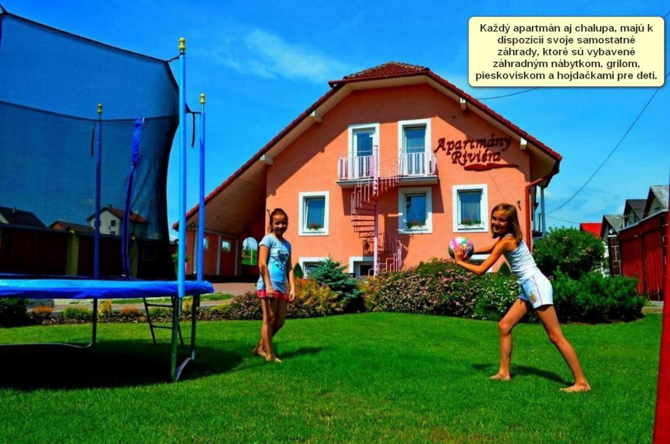 Vila Deluxe&Apartmány Riviéra Liptov Bešeňová Exterior foto